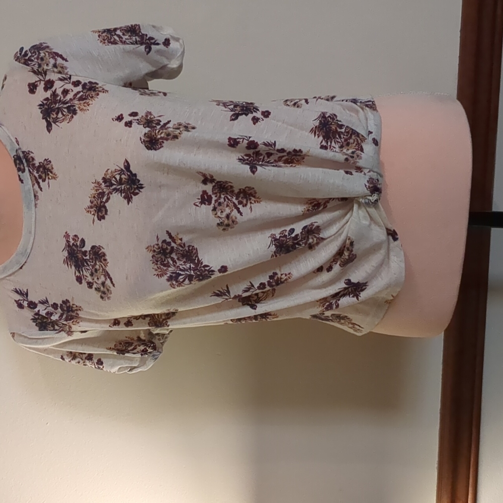 Jolt Bottom Twist Flower Top